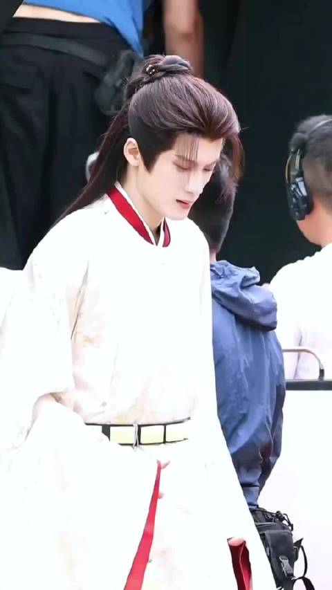 今日份的家主，白衣新造型，公子如玉 檀健次何不同舟渡路透