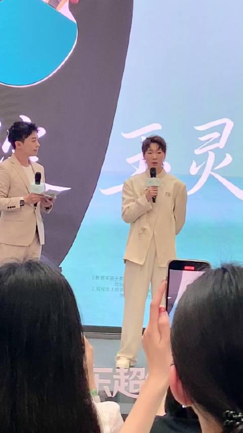 王曼昱出任百雀羚灵动代言人，传递坚韧力量