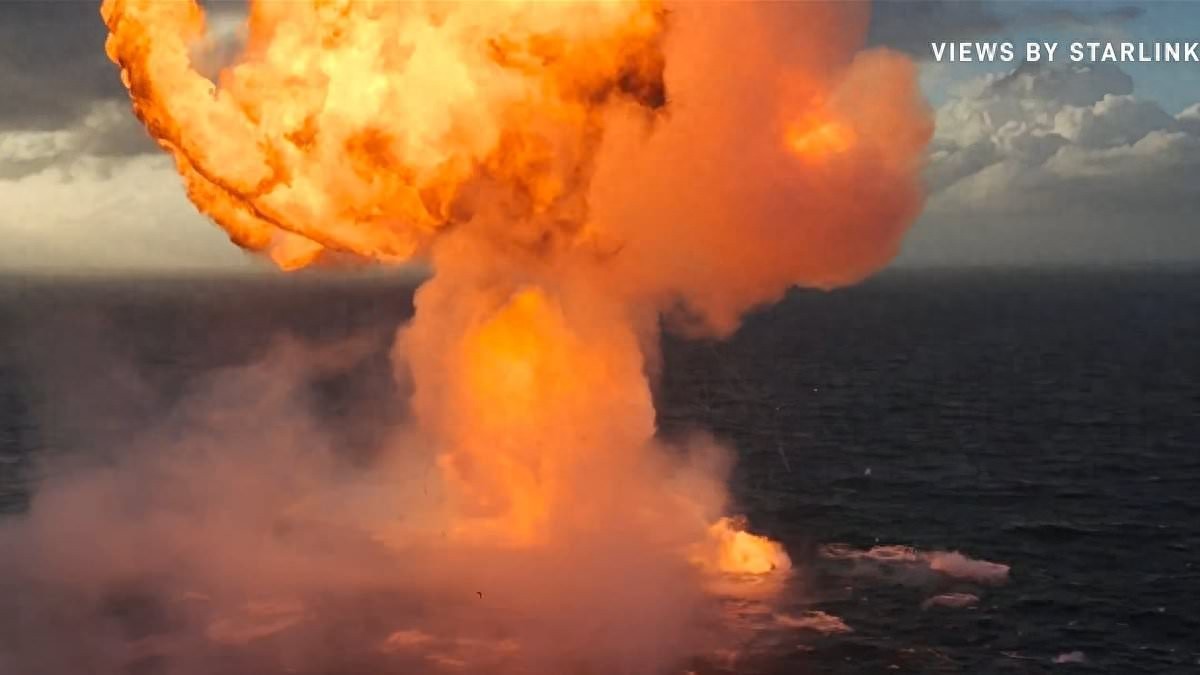 马斯克星舰12号坠海爆炸：发动机熄火仍强行突围！