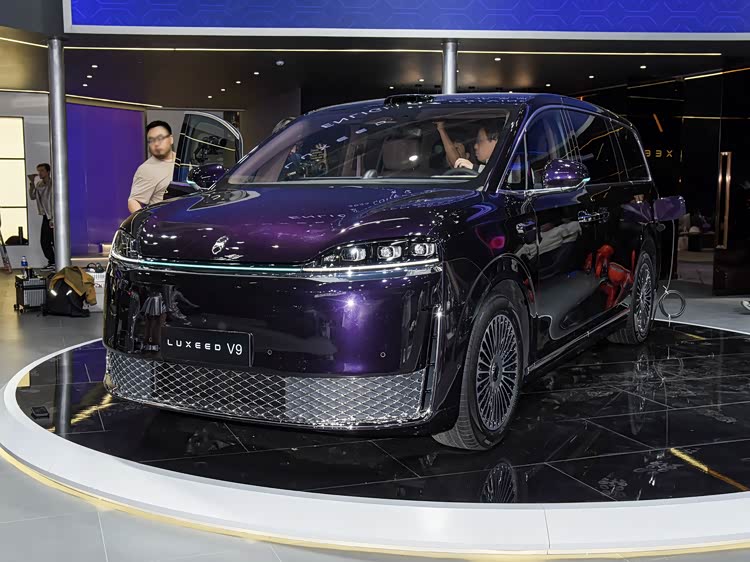 40万级MPV怎么选?智界V9、腾势D9、岚图梦想家、极氪009四车横评
