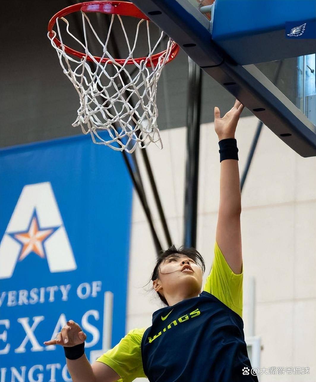 她为张子宇打样！李月汝替补出战4分钟仅3分女姚明或不适合WNBA