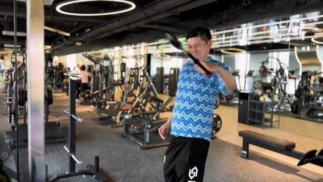 前国安球员路姜脑梗后坚持康复训练