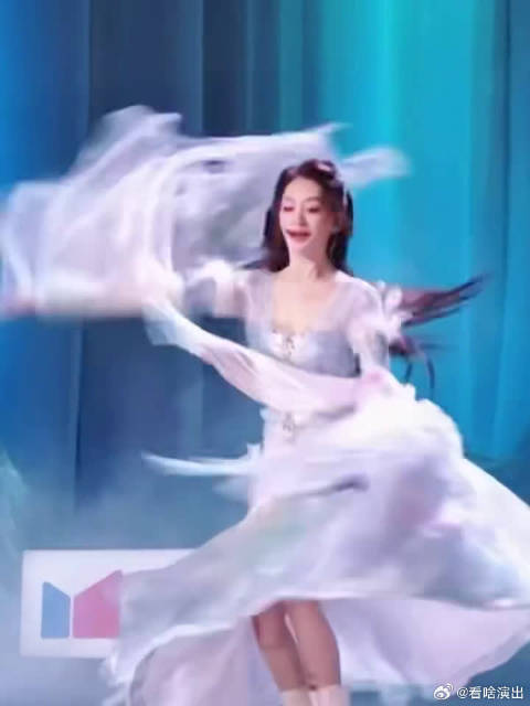 趣味问答名场面，俩人互动看着格外欢乐