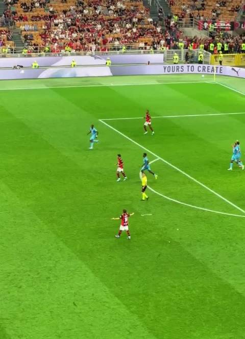 AC米兰1-2遭卡利亚里逆转，70分排第五无缘欧冠