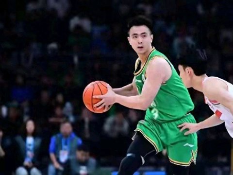 徐杰三冠在手仍离队，身高真是男篮“硬伤”？