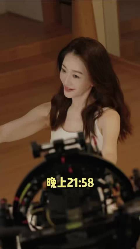 李小冉熬夜状态佳引网友求保养秘诀