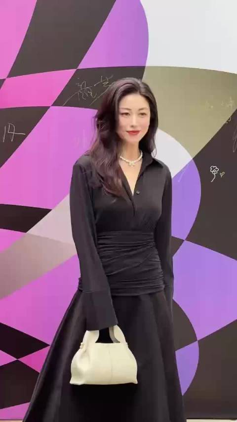完全自然光美女
