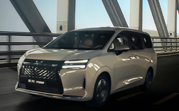 26款五菱星光730尊享型上市,标配电滑门+灵眸智驾,10万级MPV“卷王”来了