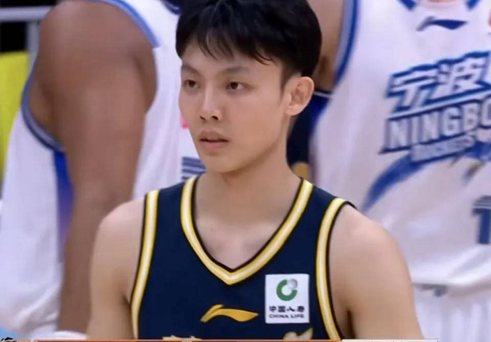 徐杰：渴望胜利的球队，我愿意承担更多责任