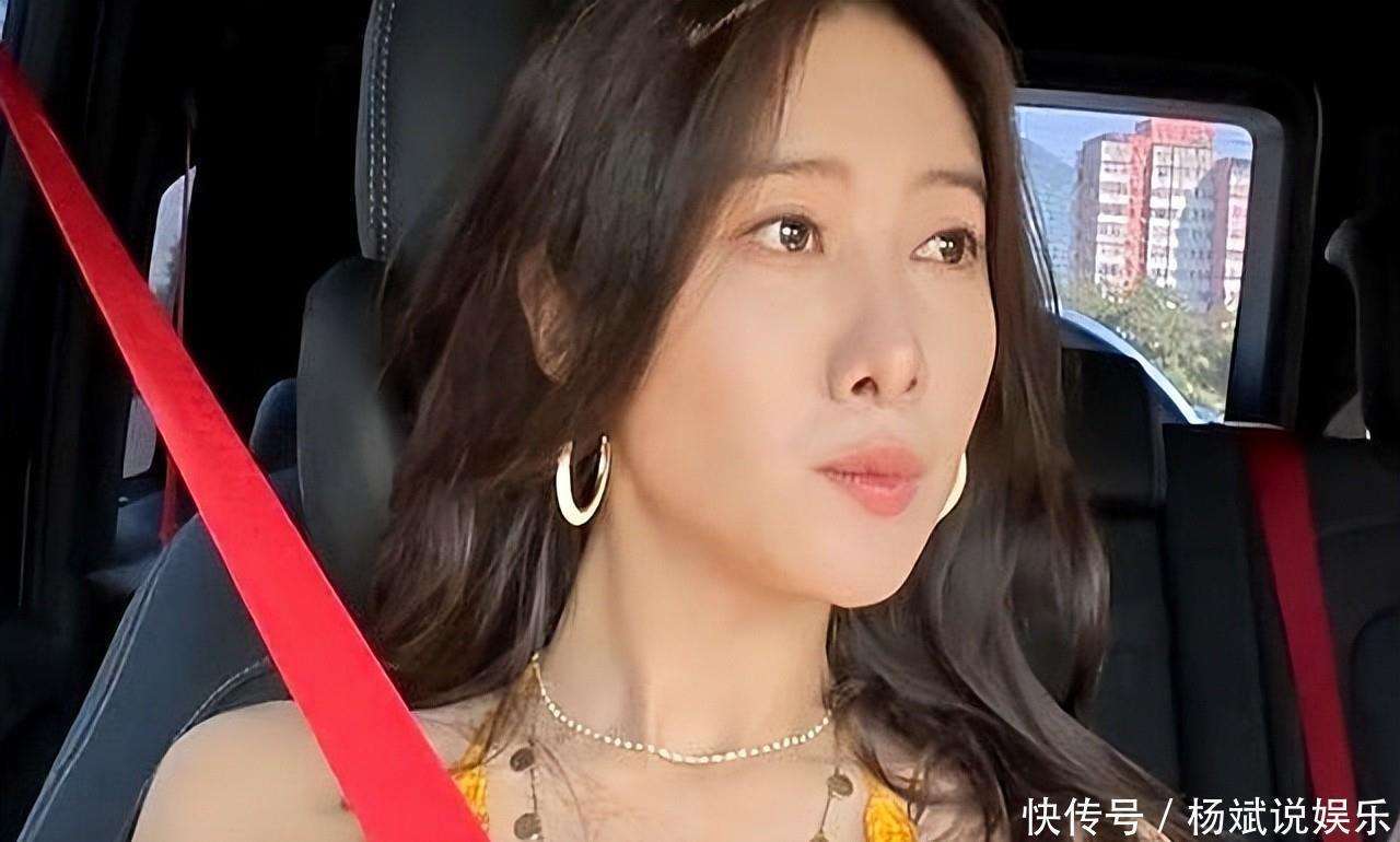 孙怡首次带女儿亮相，8岁女儿长得像妈妈，自称暂时不想再婚了_董子健_孩子_生活