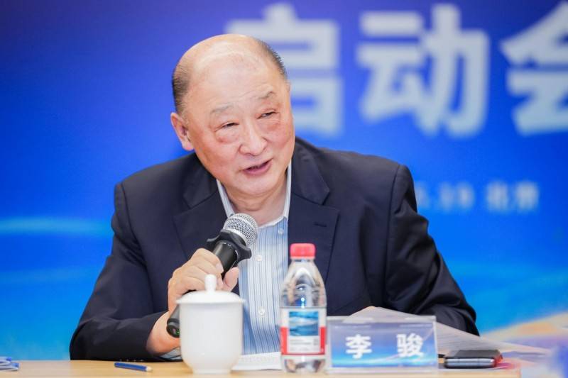 吉利联合中国汽车工程学会启动《AI Car 动力智能化白皮书》 共绘行业技术新坐标