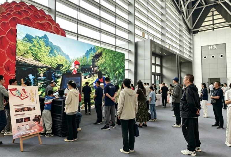 虚实行浸“重构文旅体验：精诚文旅携《荔境长安》亮相丝博会”