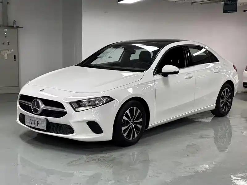 2020款奔驰A级二手车,经典豪华彰显风格,直降价8.68万