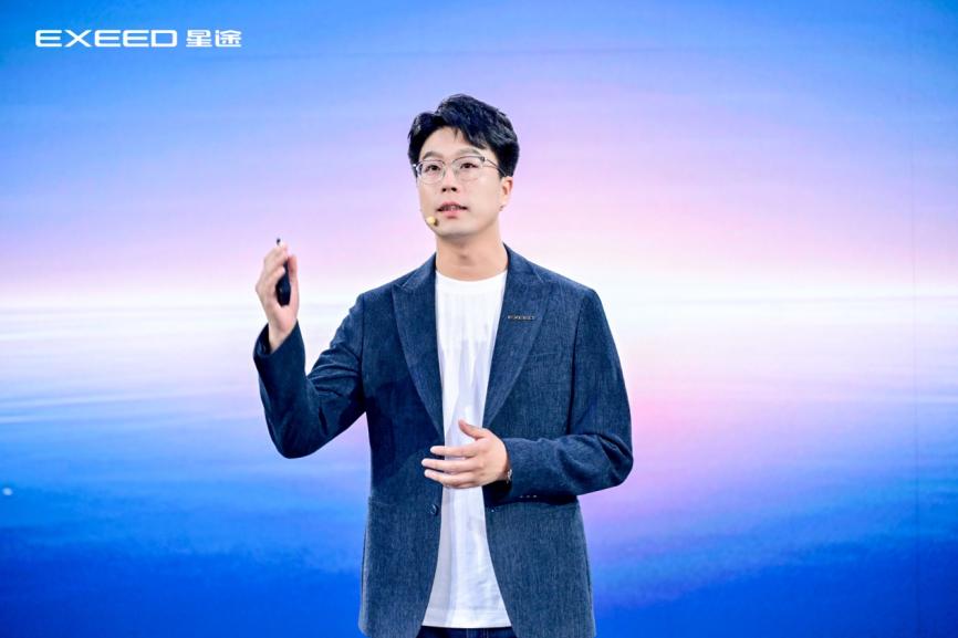 综合补贴价最低12.99万起 星途瑶光C-DM寰球版中型旗舰电混SUV正式上市