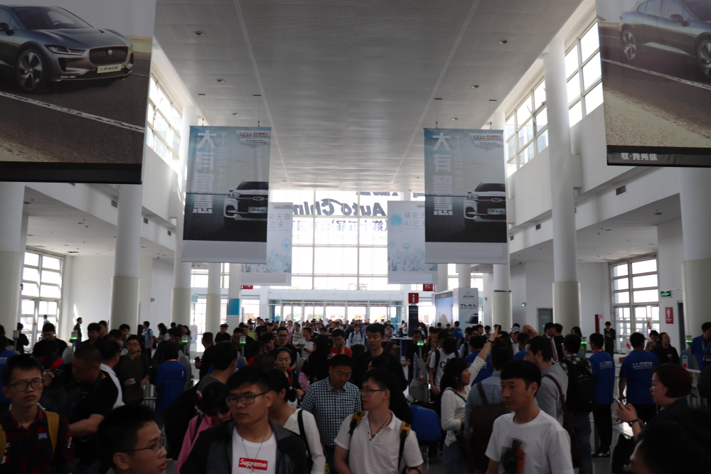 我想不明白，30多万的新势力产品为何会有人买单，你想明白了吗？