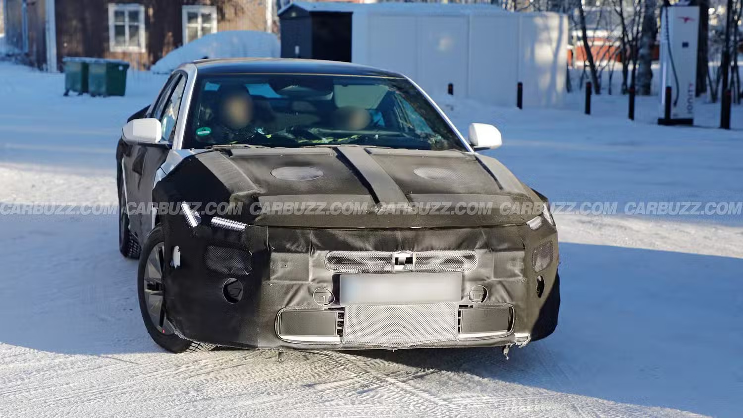 现代第 8 代伊兰特 Elantra 路测图曝光:方正硬汉风