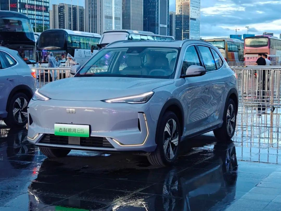 限时10.98万,银河E5能否破比亚迪内卷?
