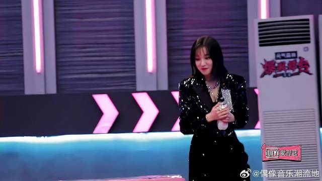 宋雨琦和陆柯燃第一次见面，气氛甚是尴尬，全程没话题！