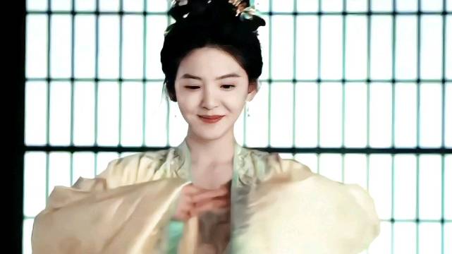 “女儿心总如水”好明媚的玲珑