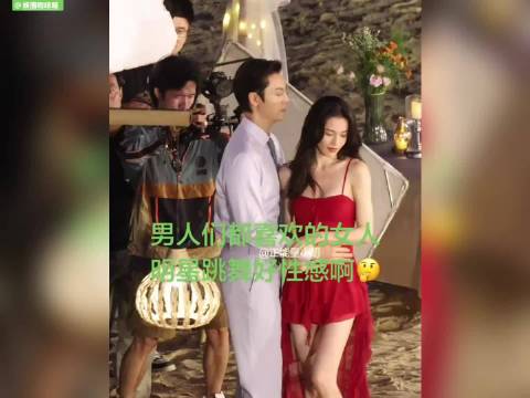 陈伟霆钟楚曦拍戏路透氛围感十足