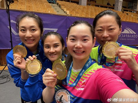 无愧国球!四个中国女人联手夺乒乓球欧冠冠军,孙颖莎好友高举奖杯