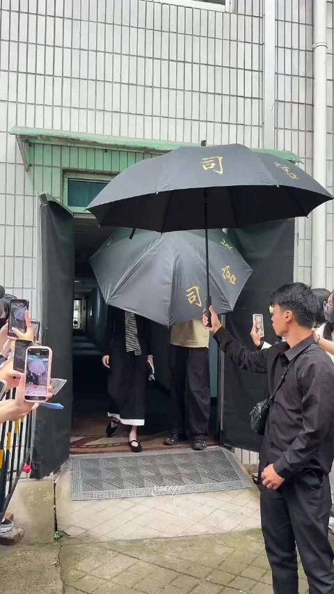 宋祖儿因未获Kitty袋失落，粉丝直呼可爱
