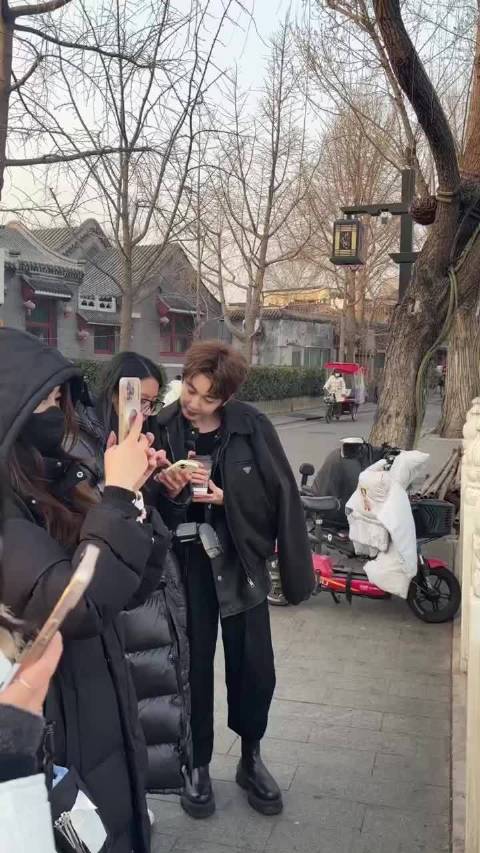 经纪人李登科称Angelababy周也娜扎无需依靠男性