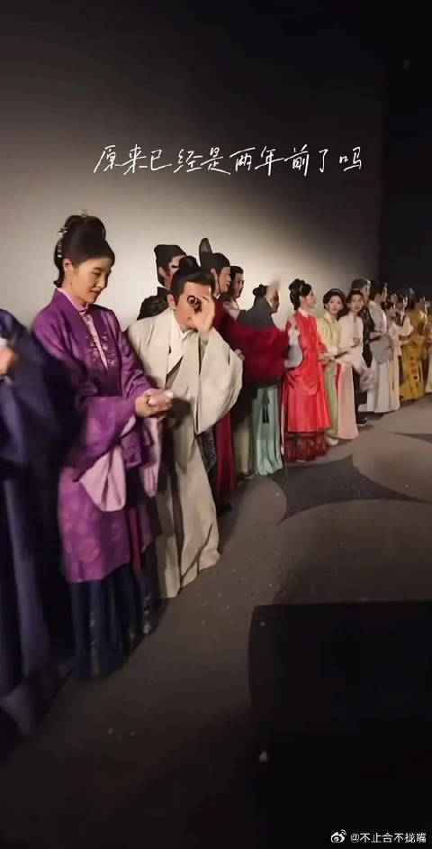 感我此言良久立，却坐促弦弦转急