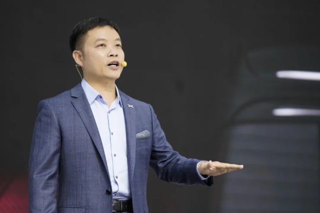 何小鹏：“今天你对我不离不弃，明天我做你的 LP”_新闻