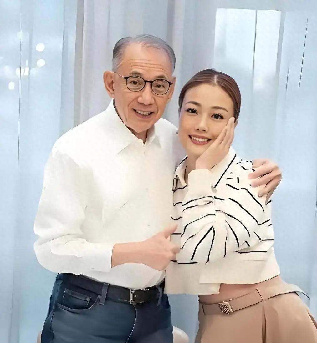 容祖儿与杨受成27年不离不弃：从19岁被弃的新人到45岁压轴王牌