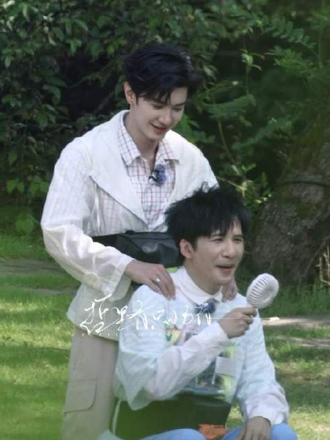 大老师再度施展幽默魔法，哲远笑得前仰后合！