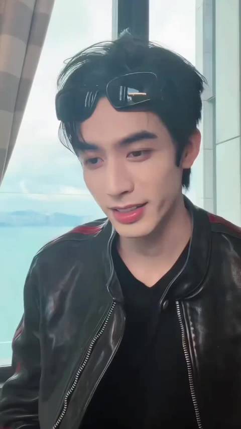 有点困，看看帅哥