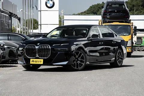 宝马 7 系一年用车成本全解析 大型豪华轿车旗舰之选