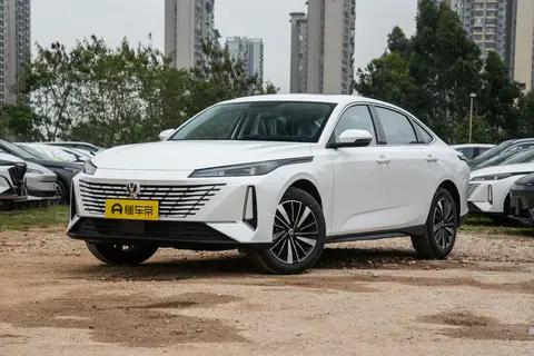 8-10 万插混轿车,性价比之选-长安逸动 PHEV 2025 款