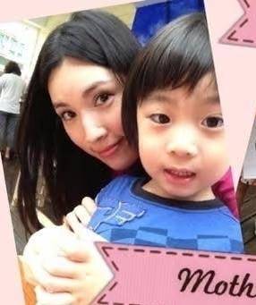 陈若仪晒和Kimi合照庆母亲节，公开13年前龅牙照坦言不敢公开社群