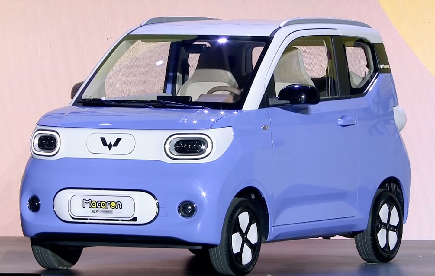 五菱宏光 MINIEV 第三代马卡龙上市：续航 215 公里，售 4.68 万