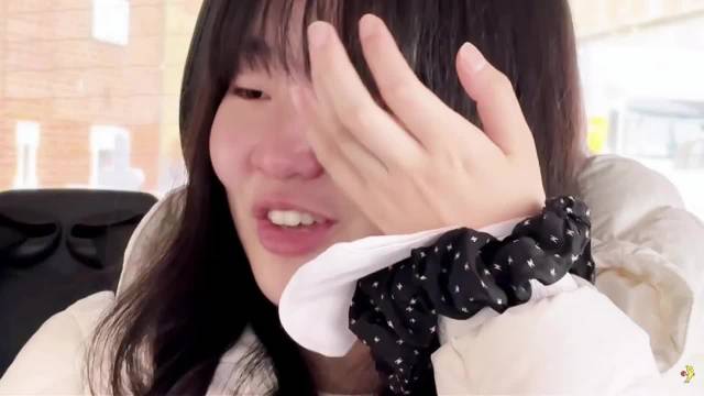 孙颖莎赛后落泪坦言赛前紧张，盛赞对手王曼昱表现
