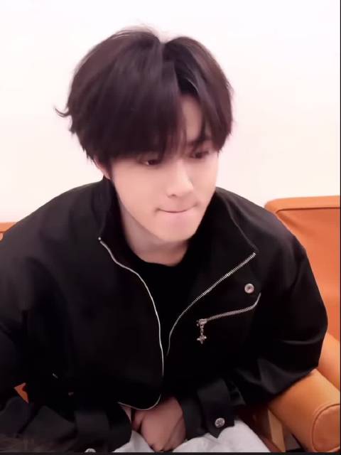 刘耀文抖音日常更新 超萌小狗 不对 这不对