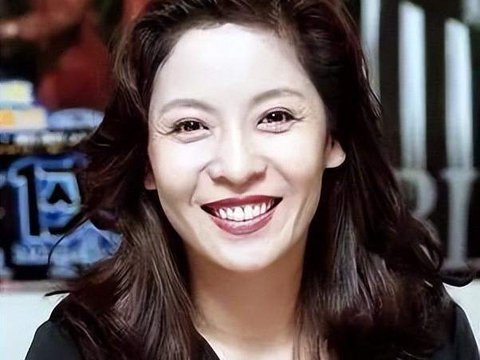 黄晓明被向太盖章老好人？两瓶拉菲认干妈，三大优点娱乐圈很稀缺