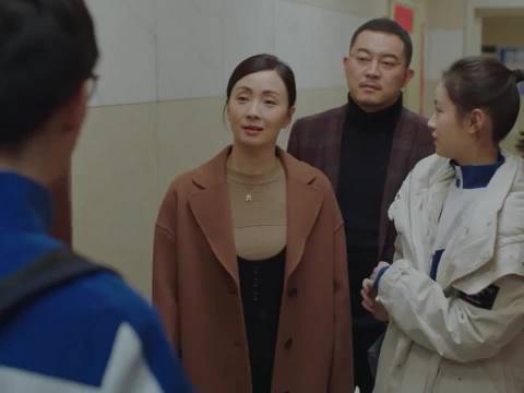 后面放学，季杨杨说你丈母娘来接你媳妇了，快给我笑死了 小欢喜