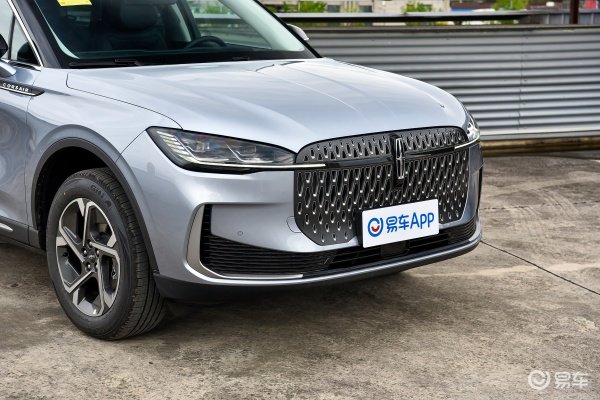 23.78万内最有辨识度的紧凑型suv 造型犀利