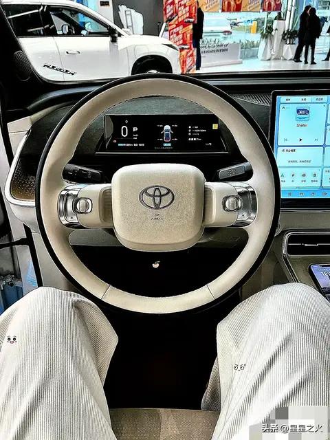 10万级电车卷疯了!丰田铂智3X带智驾+自燃赔新车?