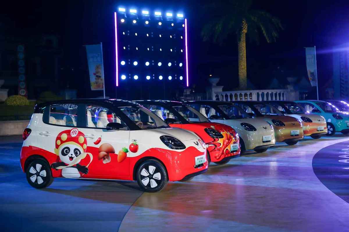 五菱宏光MINIEV四门版上市，售价4.48万元起