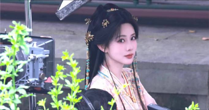今天是富贵花沈妙