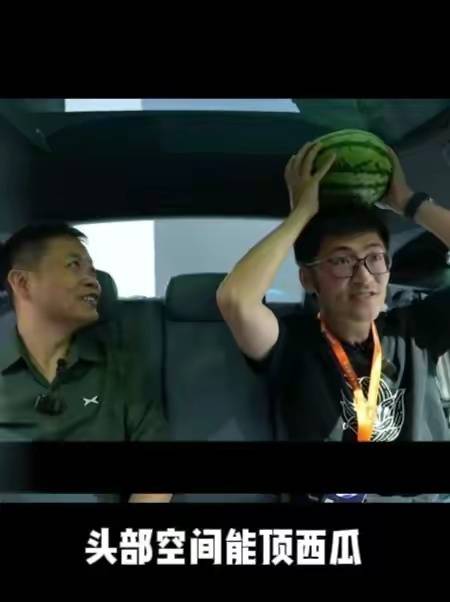 何小鹏携G7与X9亮相飞书大会，影视飓风Tim现场体验