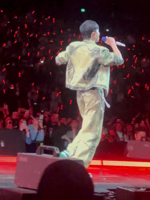 张杰未live开往1982巡回演唱会启动