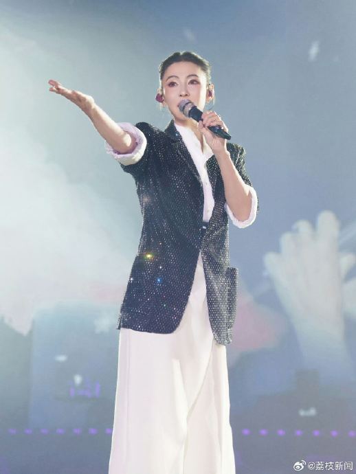 张柏芝加盟华纳音乐中国，21年后重拾歌手身份