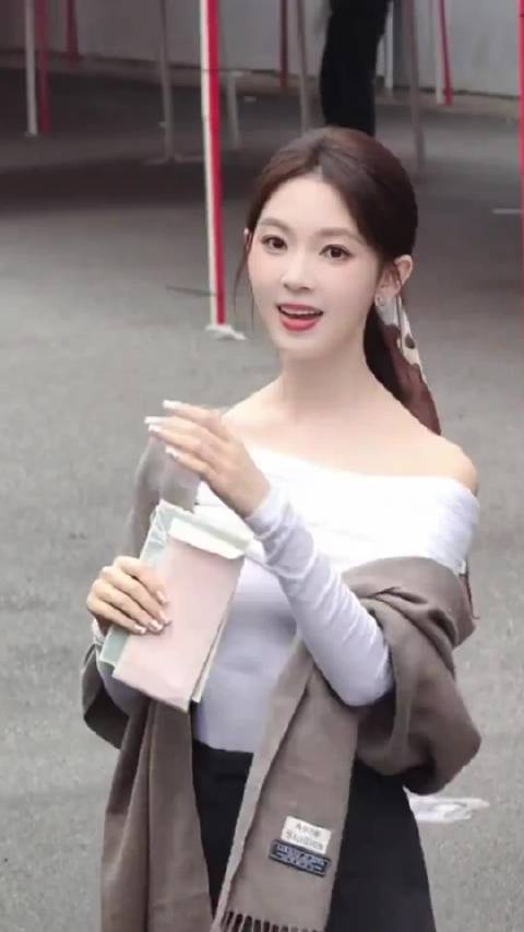 张月：瑶瑶真棒！张月内心：当队长又分开了！