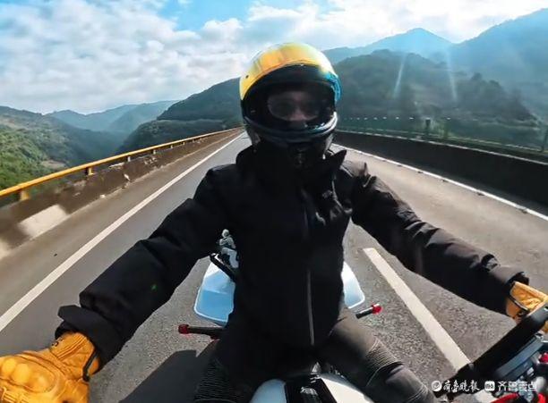 青岛故事丨以摩托赴山海！跨上机车，奔赴没有天花板的生活