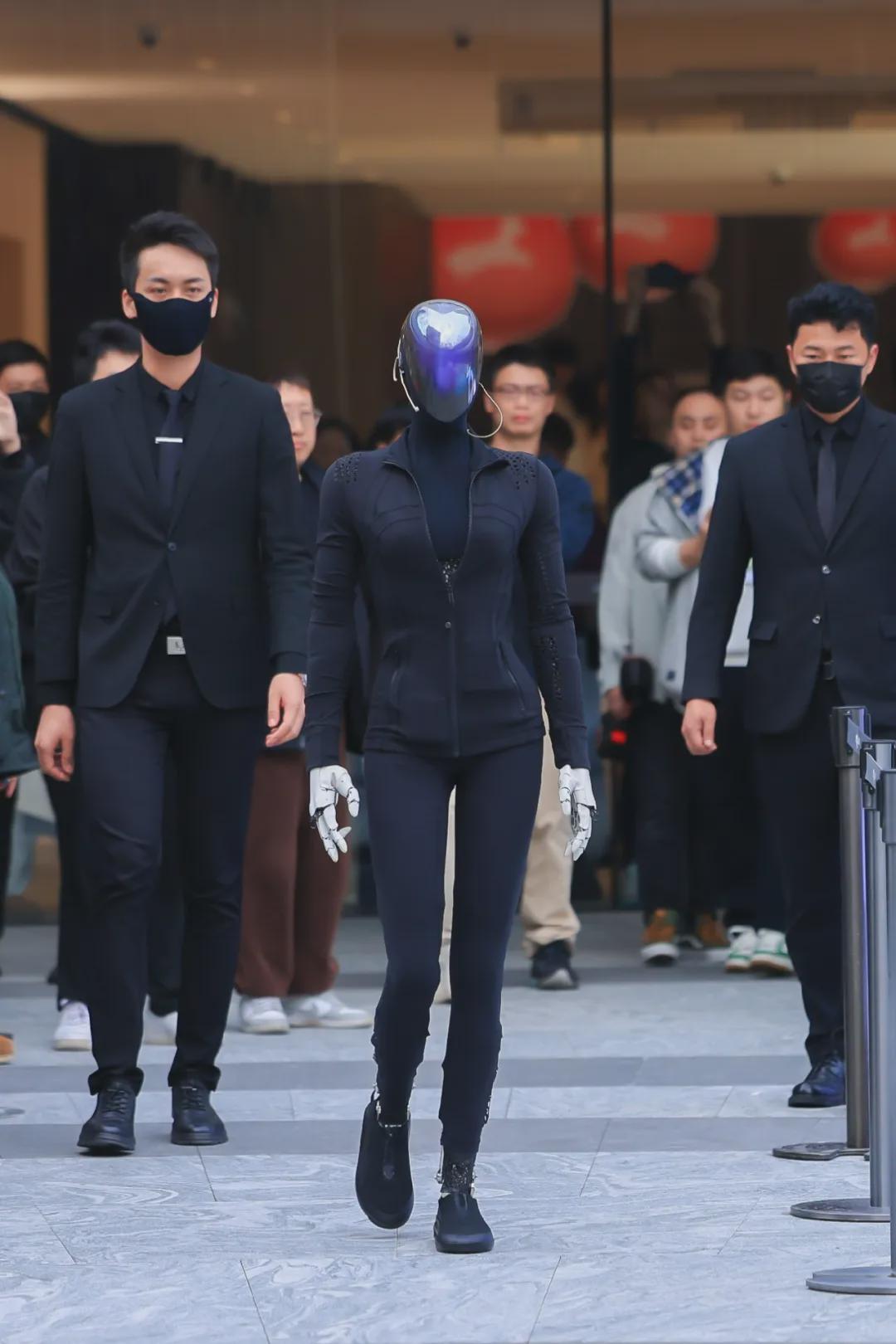 小鹏明确IRON年底量产，何小鹏:胜率两成，但值得一搏